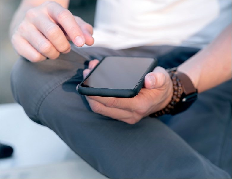 använder Anyfin app i mobilen